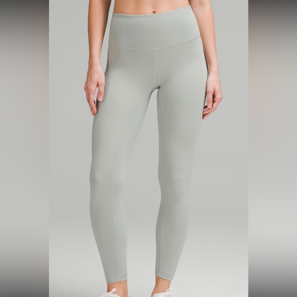 Light gray/white lululemon align leggings